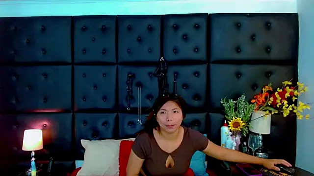 Snapshot of Isalombardi chatting on 06.17.26 Isalombardi online show from 06.17.26