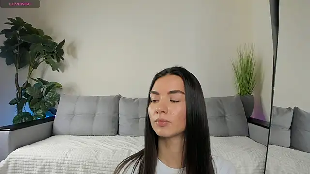 Snapshot of NicoleLuv chatting on 12.04.24 NicoleLuv online show from 12.04.24