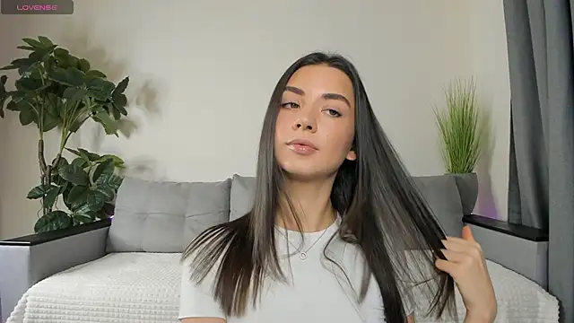 Snapshot of NicoleLuv chatting on 12.11.24 NicoleLuv online show from 12.11.24