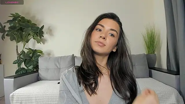 Snapshot of NicoleLuv chatting on 12.19.24 NicoleLuv online show from 12.19.24