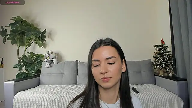 Snapshot of NicoleLuv chatting on 01.06.25 NicoleLuv online show from 01.06.25