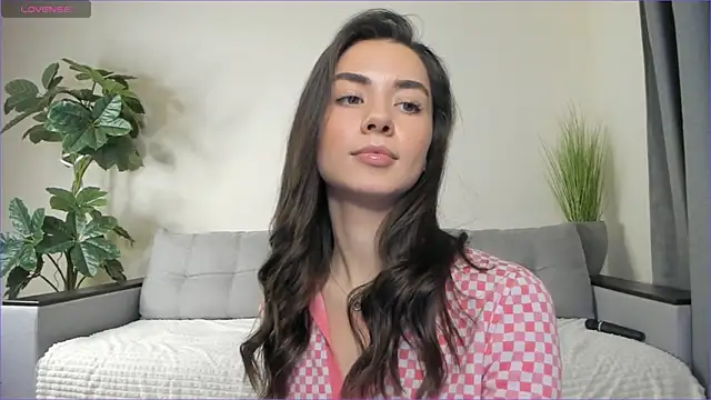 Snapshot of NicoleLuv chatting on 02.02.25 NicoleLuv online show from 02.02.25