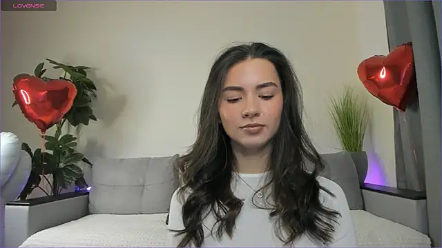 Snapshot of NicoleLuv chatting on 02.19.25 NicoleLuv online show from 02.19.25