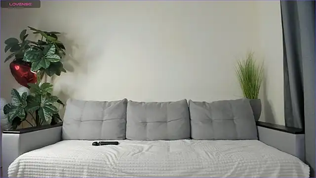 Snapshot of NicoleLuv chatting on 02.26.25 NicoleLuv online show from 02.26.25