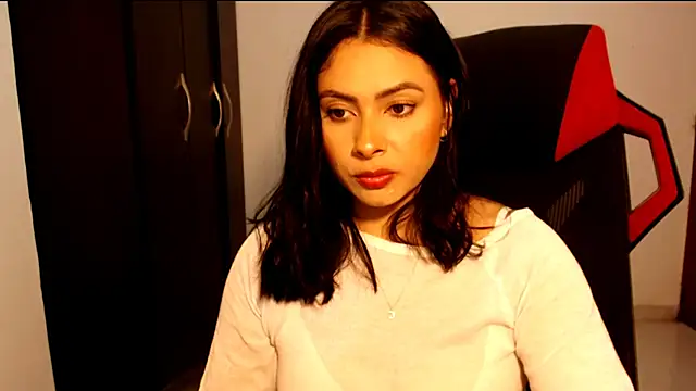 Snapshot of meghan2 chatting on 12.20.25 meghan2 online show from 12.20.25