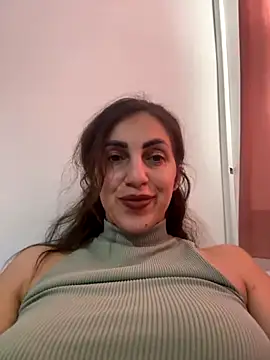 Snapshot of EmaSkyes chatting on 10.16.25 EmaSkyes online show from 10.16.25