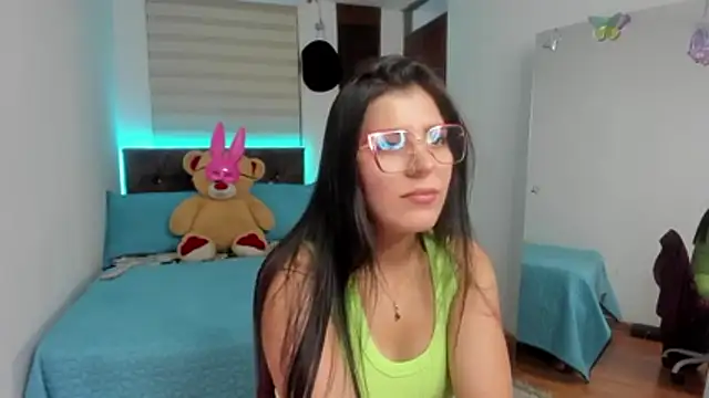 Snapshot of Luxxur69 chatting on 12.02.25 Luxxur69 online show from 12.02.25