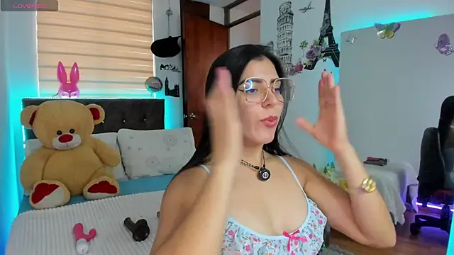 Luxxur69 online show from 04.28.26