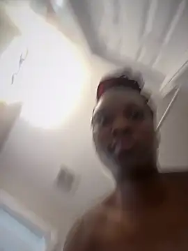 Snapshot of honeybrow chatting on 02.18.26 honeybrow online show from 02.18.26