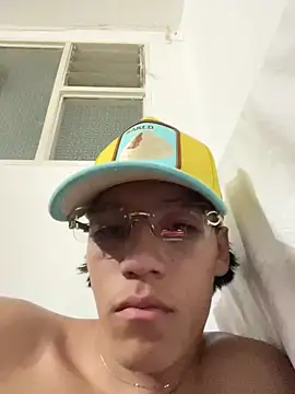 Snapshot of CRYBYT9 chatting on 11.27.25 CRYBYT9 online show from 11.27.25