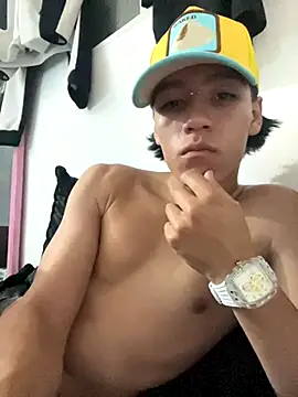 Snapshot of CRYBYT9 chatting on 12.02.25 CRYBYT9 online show from 12.02.25