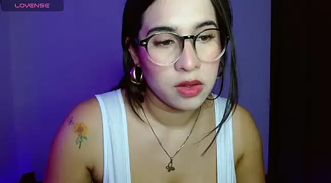 Snapshot of angelasmith15 chatting on 12.03.24 angelasmith15 online show from 12.03.24
