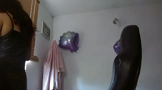 Snapshot of angelasmith15 chatting on 01.05.25 angelasmith15 online show from 01.05.25