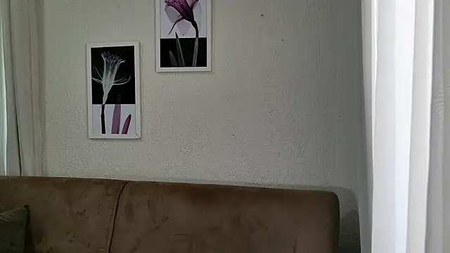 Snapshot of Blue_butterfly chatting on 03.16.25 Blue butterfly online show from 03.16.25