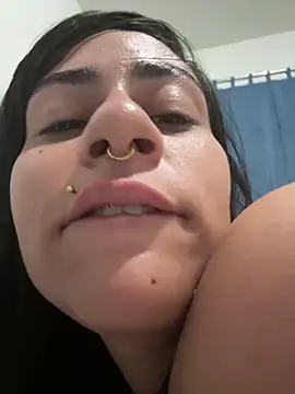 Snapshot of Blue_butterfly chatting on 09.28.25 Blue butterfly online show from 09.28.25