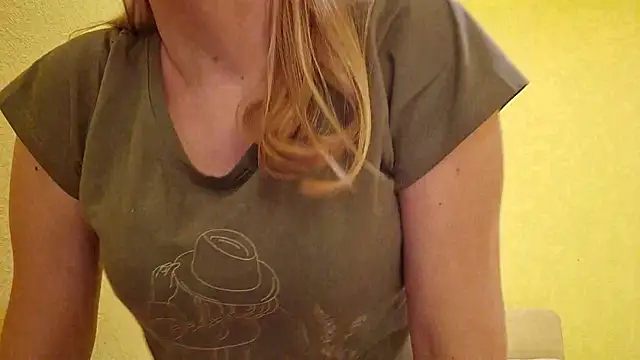 Snapshot of EstrellaWalters chatting on 01.13.25 EstrellaWalters online show from 01.13.25