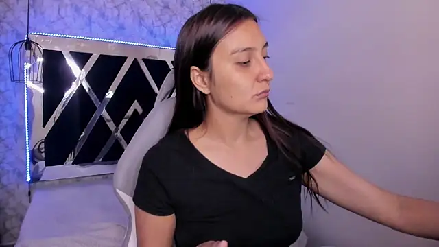  alaia collway  online show from 01.31.25