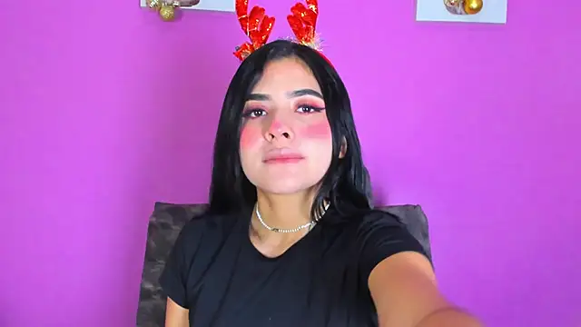 Snapshot of adara_johnson__ chatting on 12.29.24 adara johnson online show from 12.29.24