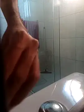 Snapshot of Joaozynx69 chatting on 01.17.25 Joaozynx69 online show from 01.17.25