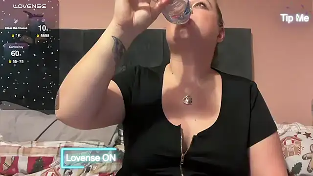 NaughtyWifeUK online show from 12.06.24