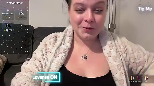 NaughtyWifeUK online show from 02.24.25