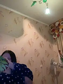 Snapshot of Starry_Siren chatting on 12.14.24 Starry Siren online show from 12.14.24