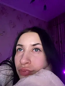 Snapshot of Starry_Siren chatting on 10.13.25 Starry Siren online show from 10.13.25