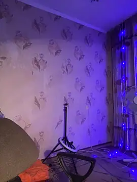 Snapshot of Starry_Siren chatting on 11.19.25 Starry Siren online show from 11.19.25