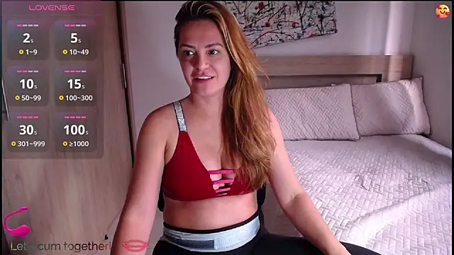 Snapshot of ParisW chatting on 12.22.25 ParisW online show from 12.22.25