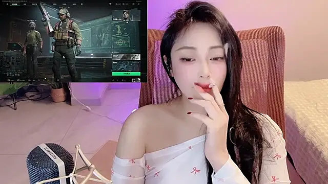 Snapshot of Daisy-77 chatting on 04.18.26 Daisy-77 online show from 04.18.26