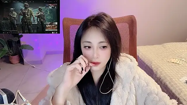 Snapshot of Daisy-77 chatting on 04.28.26 Daisy-77 online show from 04.28.26