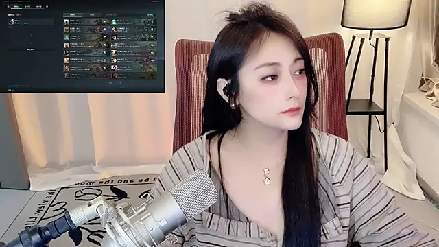 Snapshot of Daisy-77 chatting on 05.20.26 Daisy-77 online show from 05.20.26