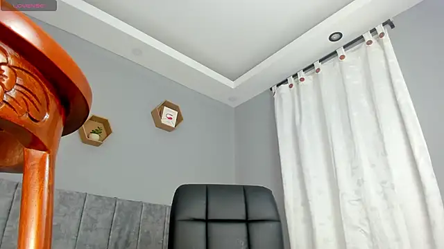 Snapshot of Chloe_narcise chatting on 02.04.25 Chloe narcise online show from 02.04.25