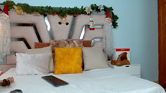 cintia hills online show from 12.18.24