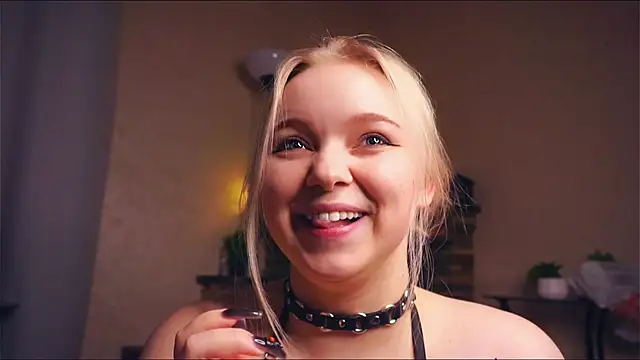 ZaraCreedon online show from 03.23.25