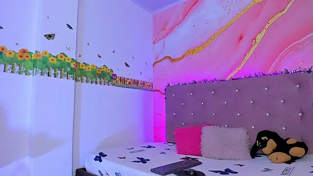 Daisy  rose online show from 02.12.25