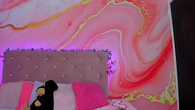 Daisy  rose online show from 02.14.25