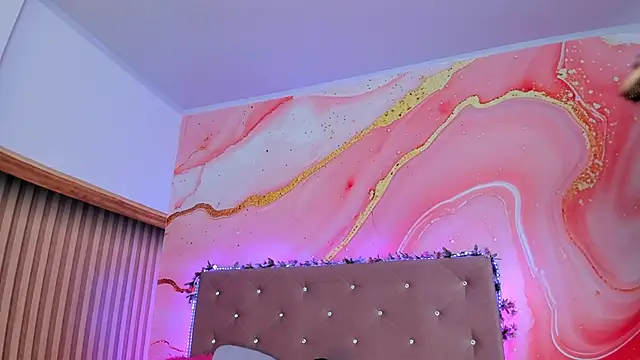 Daisy  rose online show from 02.18.25