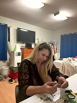 Hotslut187 online show from 01.18.26