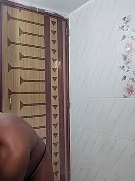 Snapshot of HunkyAriyan chatting on 03.17.25 HunkyAriyan online show from 03.17.25