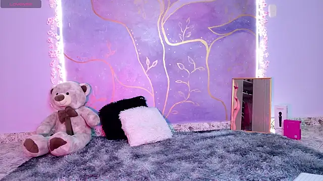 Snapshot of RileySkye chatting on 05.02.26 RileySkye online show from 05.02.26