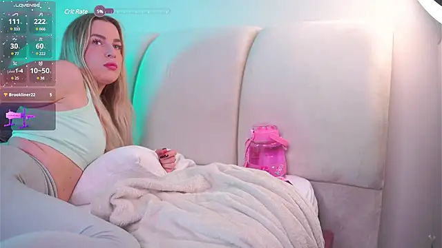 Snapshot of LiliBanger chatting on 02.02.25 LiliBanger online show from 02.02.25