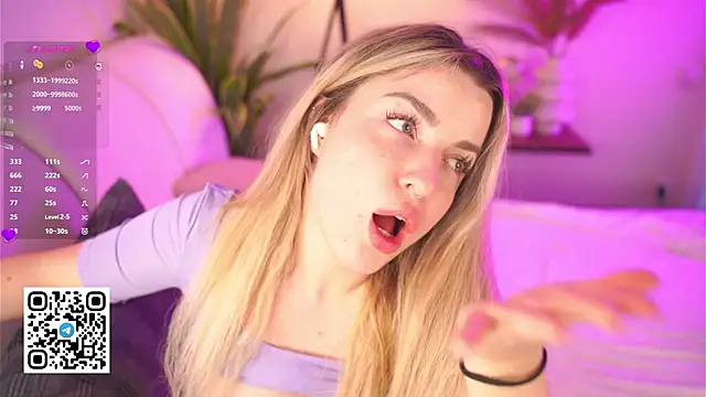 Snapshot of LiliBanger chatting on 02.26.25 LiliBanger online show from 02.26.25