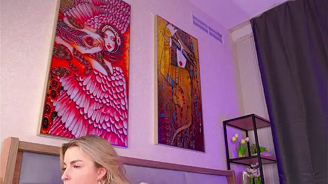 LiliBanger online show from 12.21.25