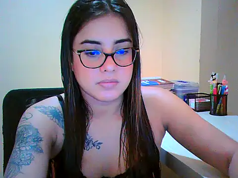 Snapshot of maliamiller chatting on 02.25.26 maliamiller online show from 02.25.26