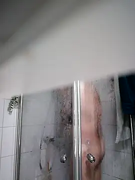 Snapshot of Tommi3720 chatting on 03.17.25 Tommi3720 online show from 03.17.25