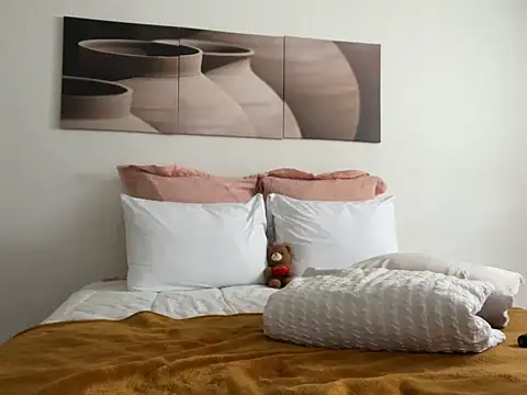 NadiaBanks online show from 09.22.25