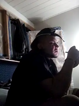 Snapshot of KeptupHack chatting on 11.20.25 KeptupHack online show from 11.20.25