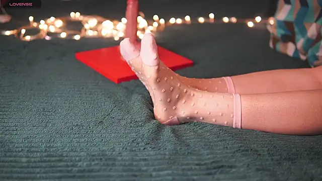 Yourlittledemon online show from 12.13.24