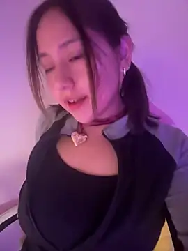 Snapshot of kittyfresita chatting on 01.21.25 kittyfresita online show from 01.21.25